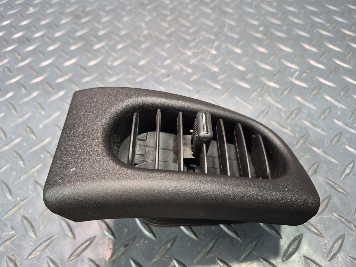 05-13 Chevrolet Corvette C6 Dash Front Right A/C Air Vent Grille 10323198 OEM