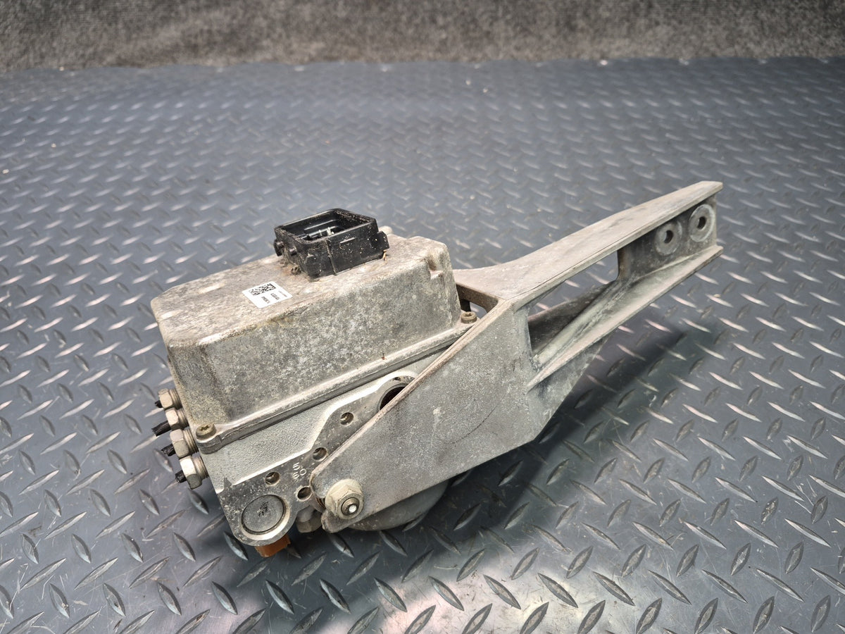 05-08 Chevrolet Corvette C6 Anti Lock Brake ABS Pump Module w Bracket OEM