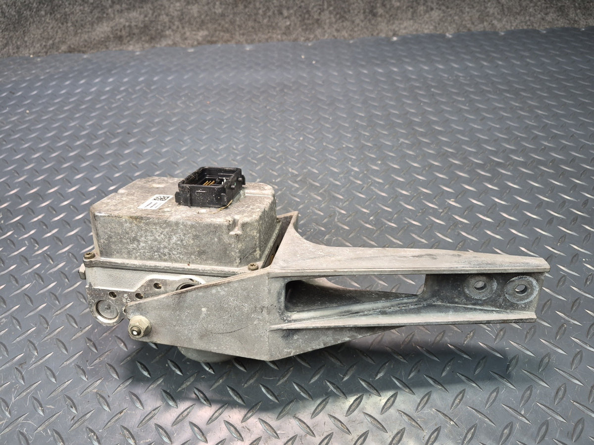 05-08 Chevrolet Corvette C6 Anti Lock Brake ABS Pump Module w Bracket OEM