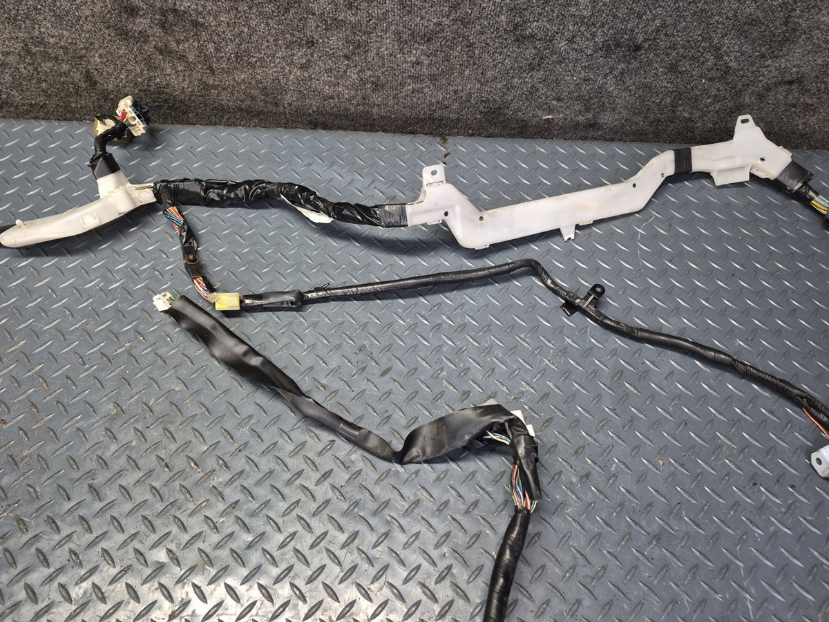 94-95 Toyota Hiace KZH106W Super Custom Interior Right Floor Wiring Harness OEM