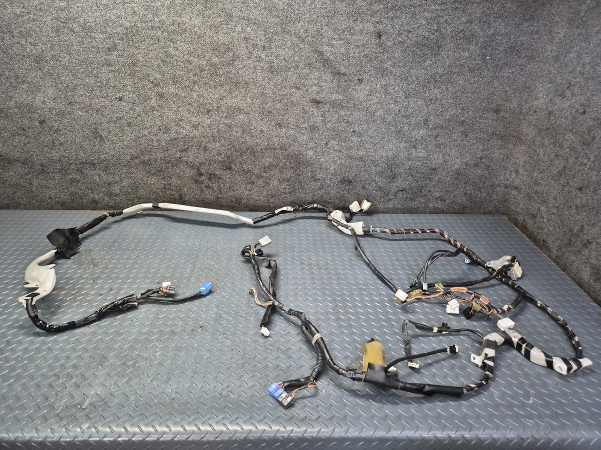 94-95 Toyota Hiace KZH106W Super Custom Interior Right Floor Wiring Harness OEM