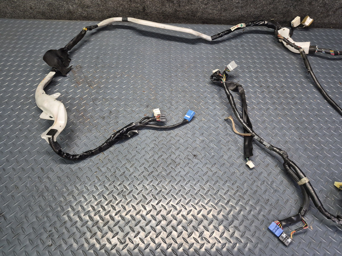 94-95 Toyota Hiace KZH106W Super Custom Interior Right Floor Wiring Harness OEM