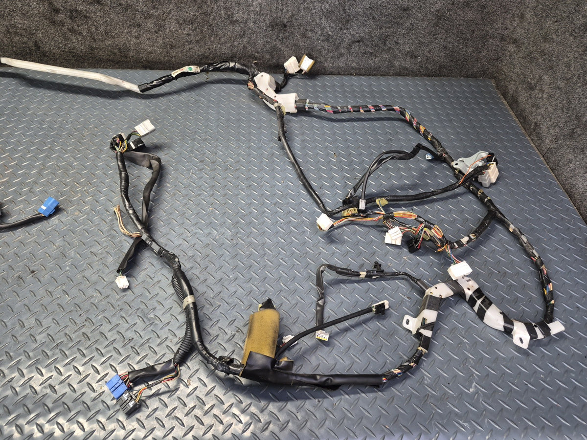 94-95 Toyota Hiace KZH106W Super Custom Interior Right Floor Wiring Harness OEM