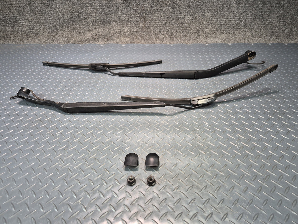05-13 Chevrolet Corvette C6 Set of 2 Front Left & Right Windshield Wiper Arm OEM
