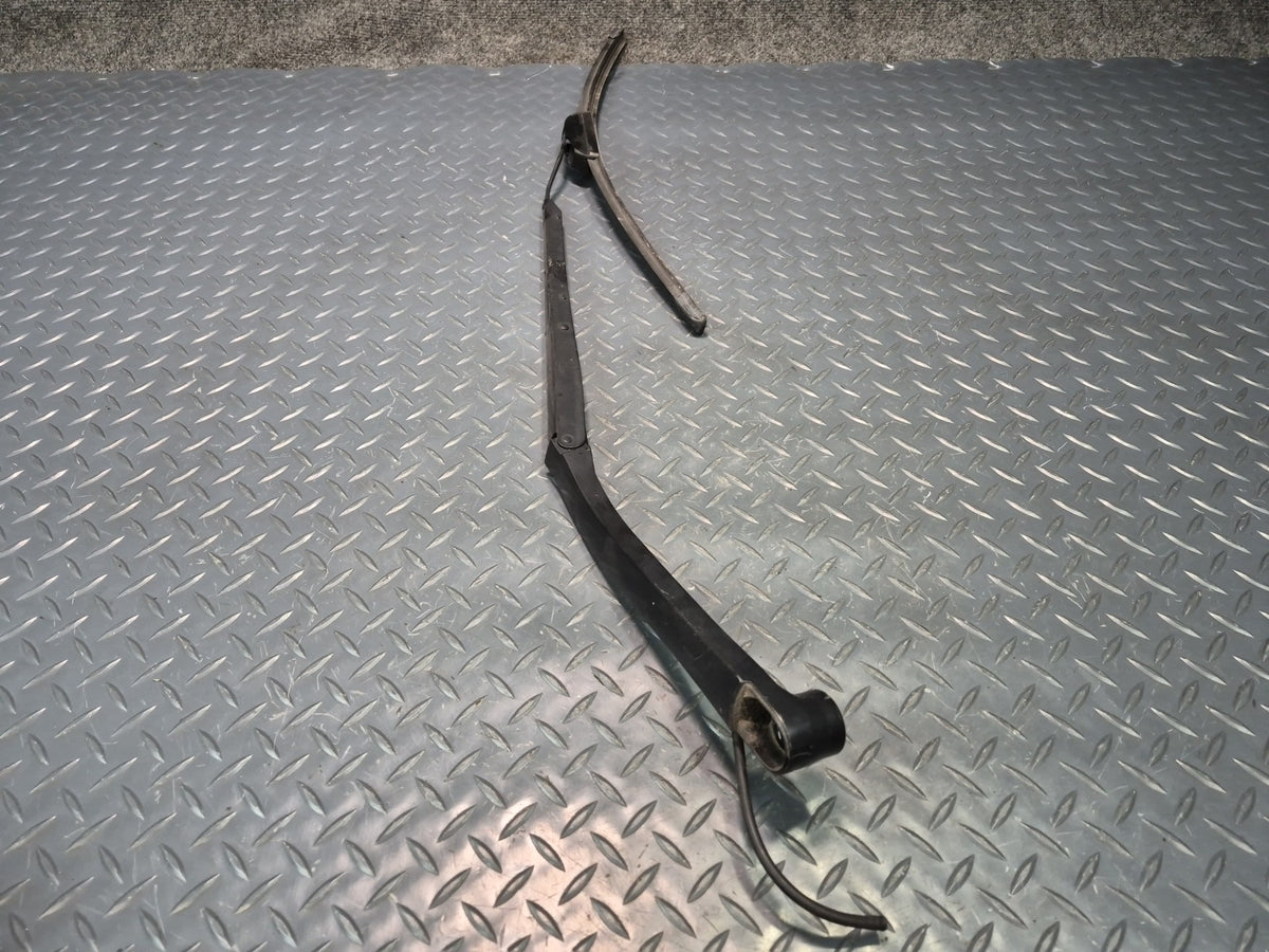 05-13 Chevrolet Corvette C6 Set of 2 Front Left & Right Windshield Wiper Arm OEM