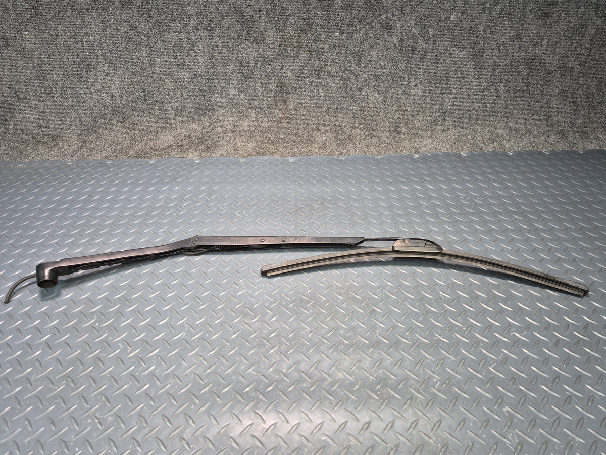 05-13 Chevrolet Corvette C6 Set of 2 Front Left & Right Windshield Wiper Arm OEM