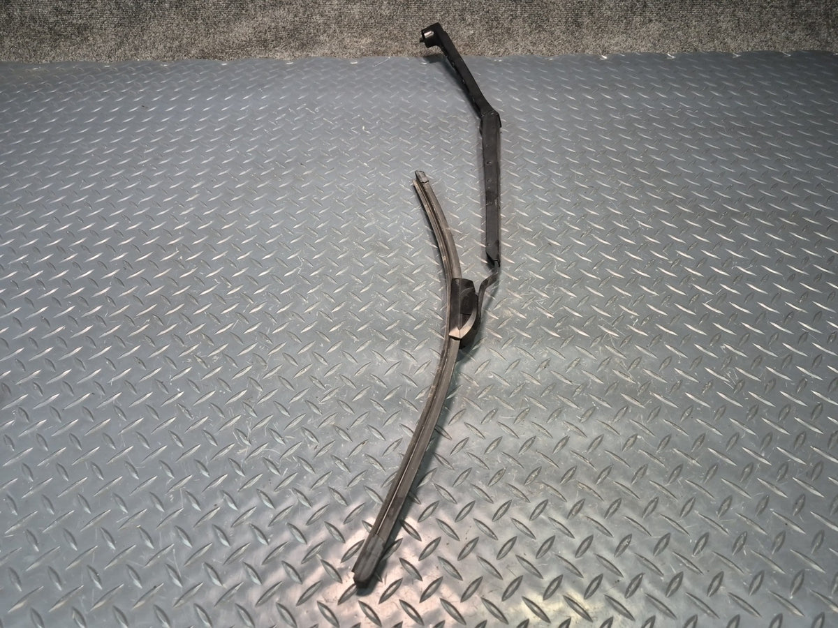 05-13 Chevrolet Corvette C6 Set of 2 Front Left & Right Windshield Wiper Arm OEM