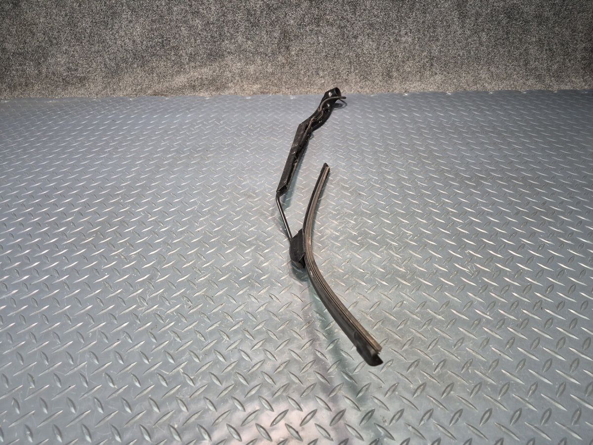 05-13 Chevrolet Corvette C6 Set of 2 Front Left & Right Windshield Wiper Arm OEM