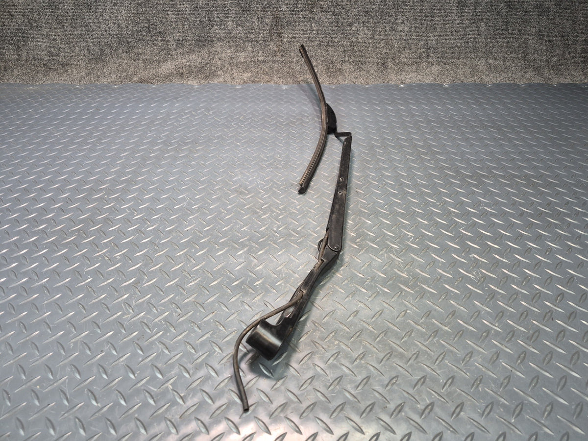 05-13 Chevrolet Corvette C6 Set of 2 Front Left & Right Windshield Wiper Arm OEM