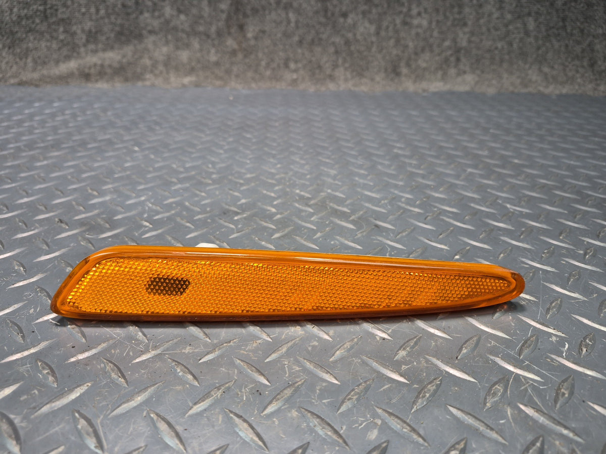 05-13 Chevrolet Corvette C6 Front Left Marker Light Lamp 10316651 Damaged