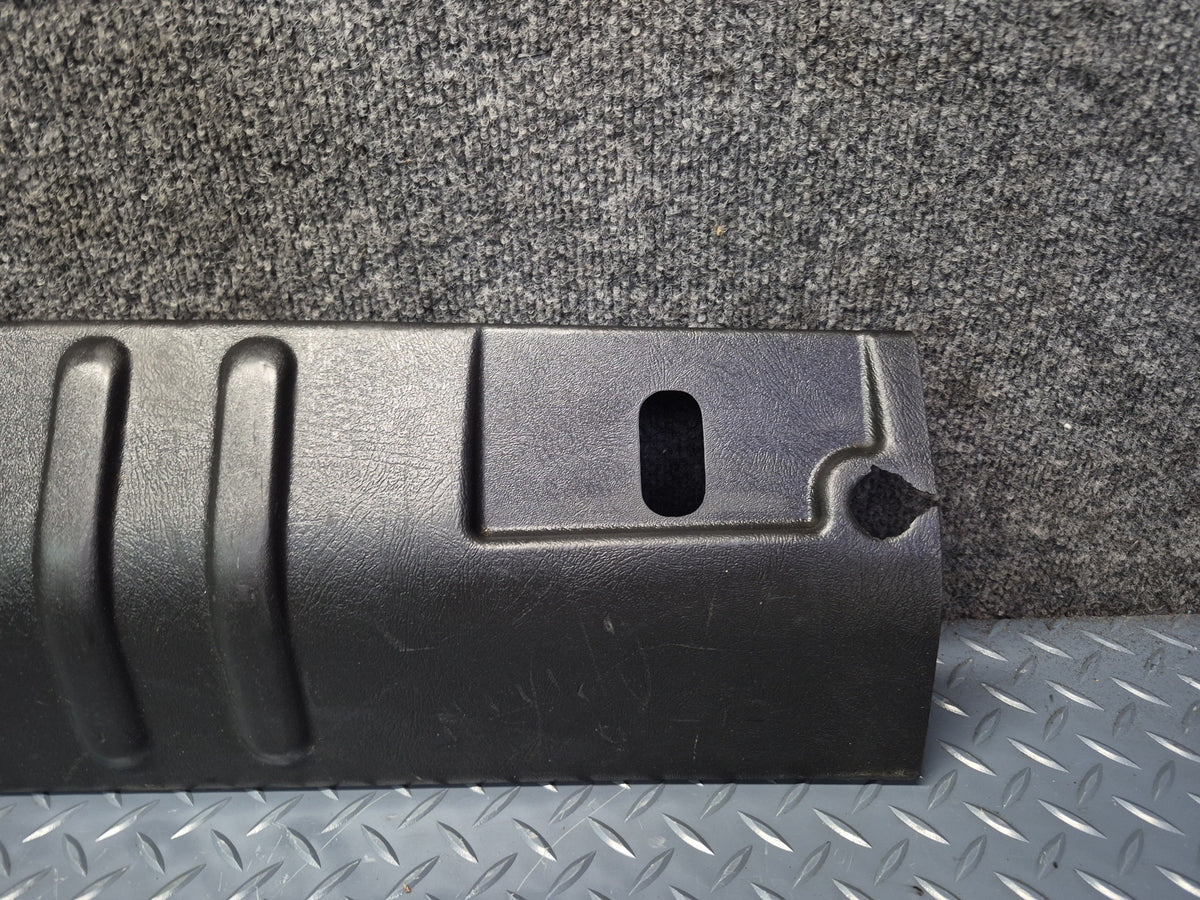 2003-2009 Hummer H2 Rear Trunk Tailgate Scuff Sill Plate Trim Panel Damaged