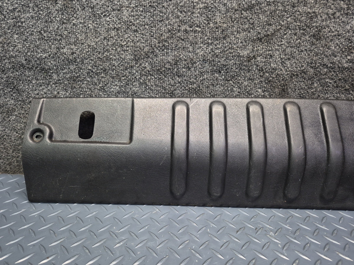 2003-2009 Hummer H2 Rear Trunk Tailgate Scuff Sill Plate Trim Panel Damaged