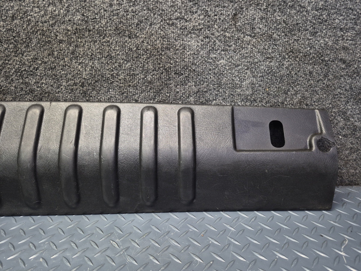 2003-2009 Hummer H2 Rear Trunk Tailgate Scuff Sill Plate Trim Panel Damaged