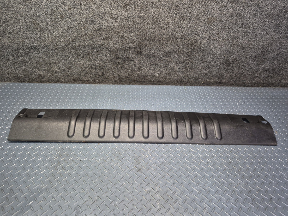 2003-2009 Hummer H2 Rear Trunk Tailgate Scuff Sill Plate Trim Panel Damaged