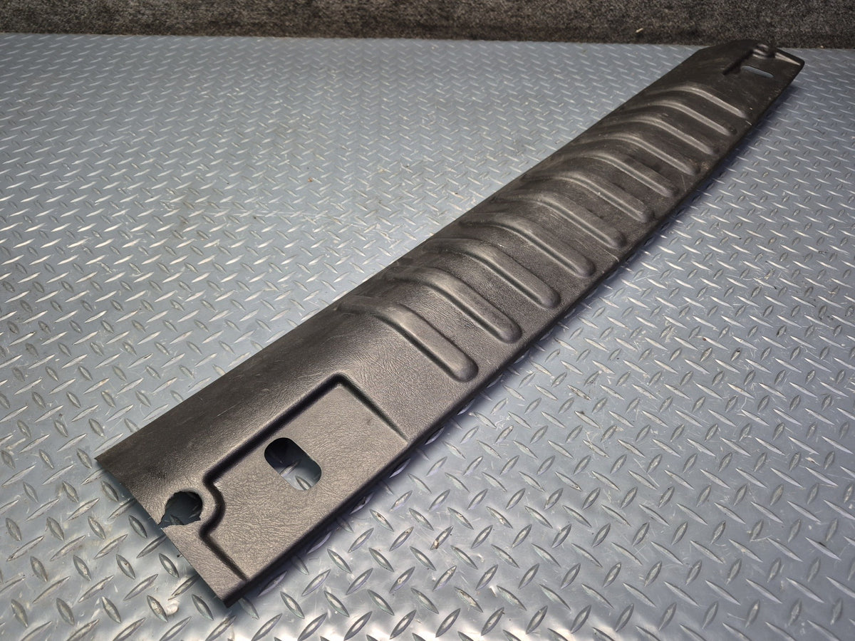 2003-2009 Hummer H2 Rear Trunk Tailgate Scuff Sill Plate Trim Panel Damaged