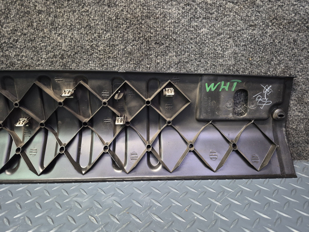 2003-2009 Hummer H2 Rear Trunk Tailgate Scuff Sill Plate Trim Panel Damaged