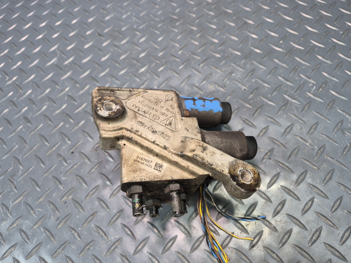 08-10 Porsche Cayenne 957 Rear Air Suspension Hydraulic Valve Block 7L0511853A