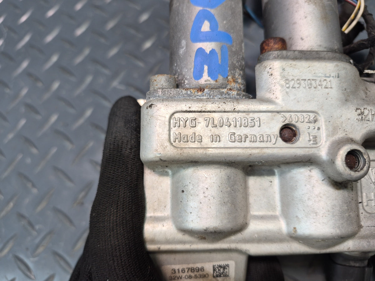 08-10 Porsche Cayenne 957 Front Air Suspension Hydraulic Valve Block 7L0411851