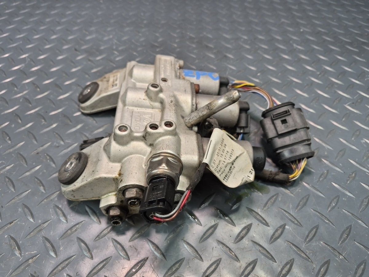 08-10 Porsche Cayenne 957 Front Air Suspension Hydraulic Valve Block 7L0411851