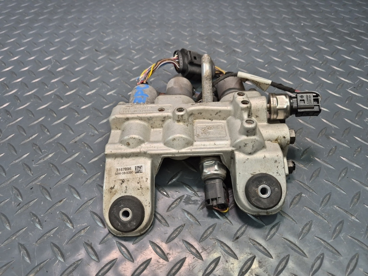 08-10 Porsche Cayenne 957 Front Air Suspension Hydraulic Valve Block 7L0411851