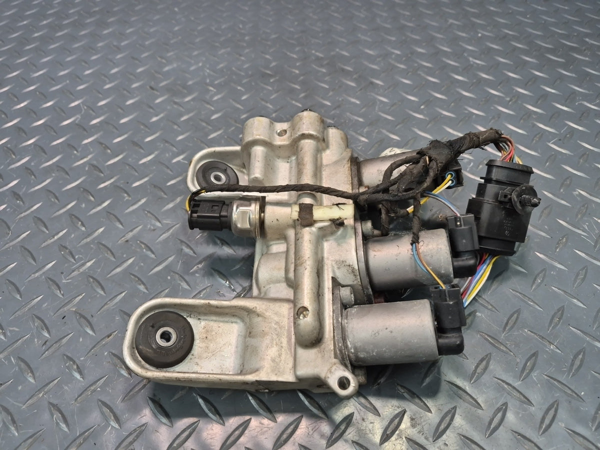 08-10 Porsche Cayenne 957 Front Air Suspension Hydraulic Valve Block 7L0411851