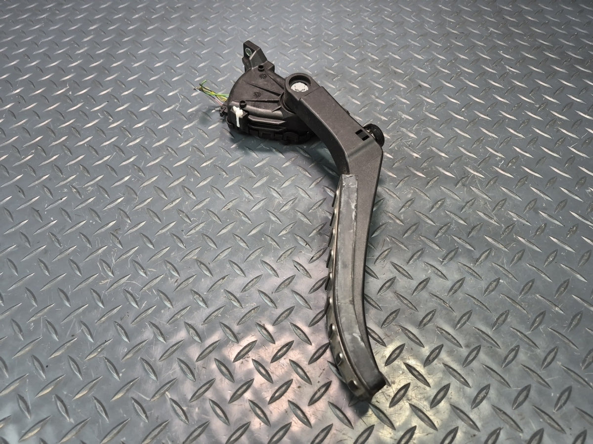 2003-2010 Porsche Cayenne 957 Gas Acceleration Pedal 7L0723507D