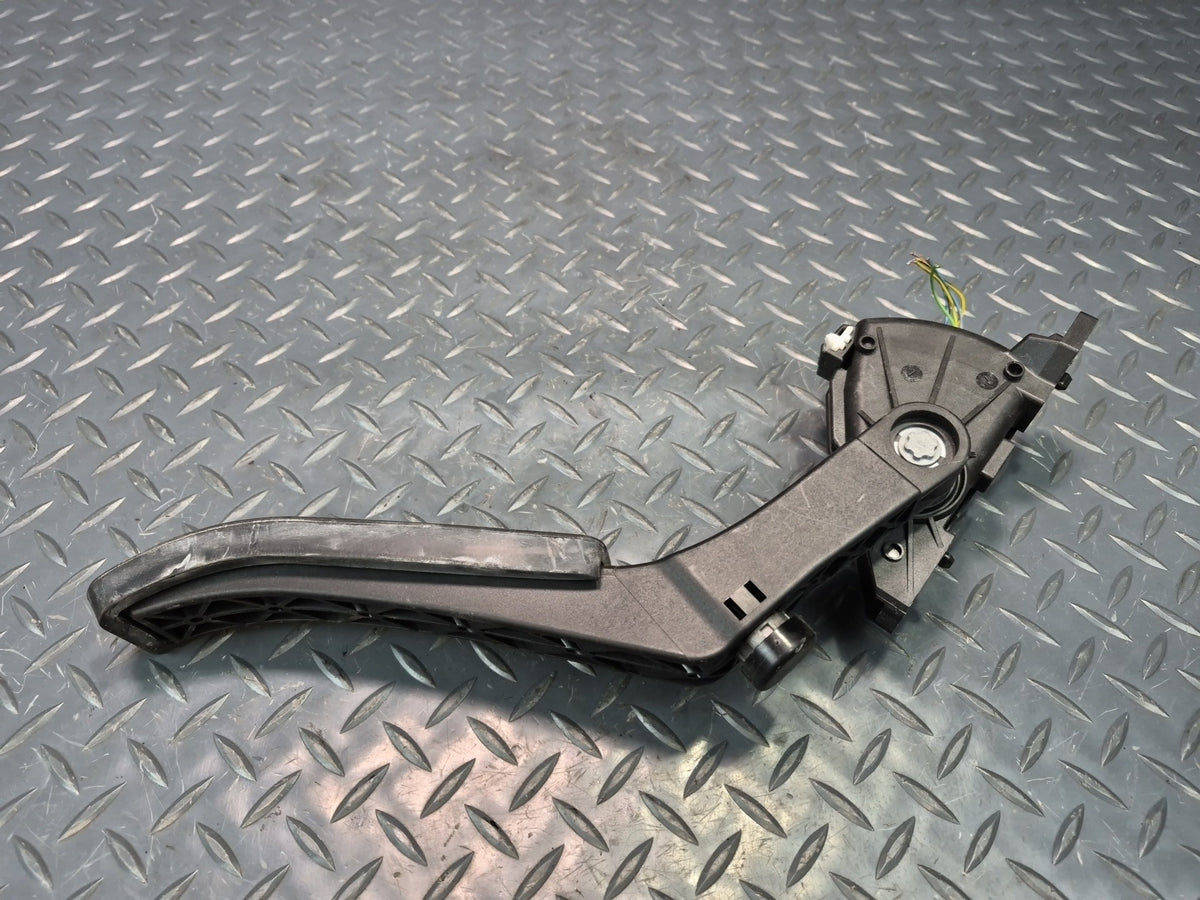 2003-2010 Porsche Cayenne 957 Gas Acceleration Pedal 7L0723507D