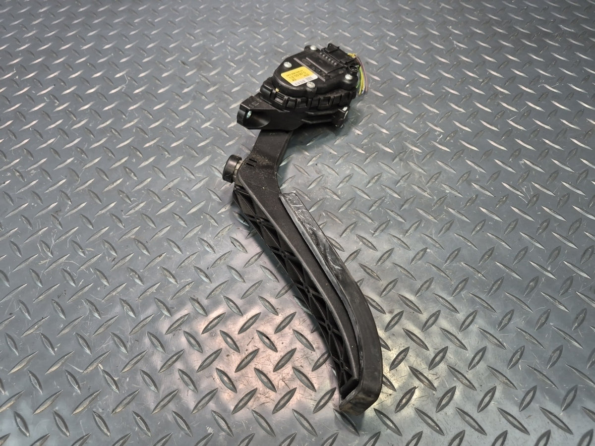 2003-2010 Porsche Cayenne 957 Gas Acceleration Pedal 7L0723507D