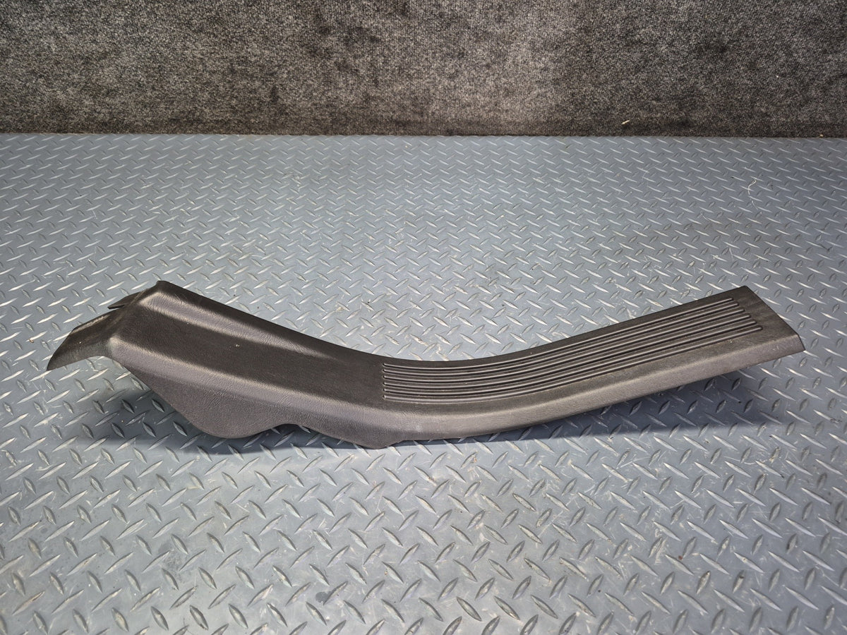 03-09 Hummer H2 Rear Left & Right Door Scuff Sill Plate Trim Panel Set Damaged