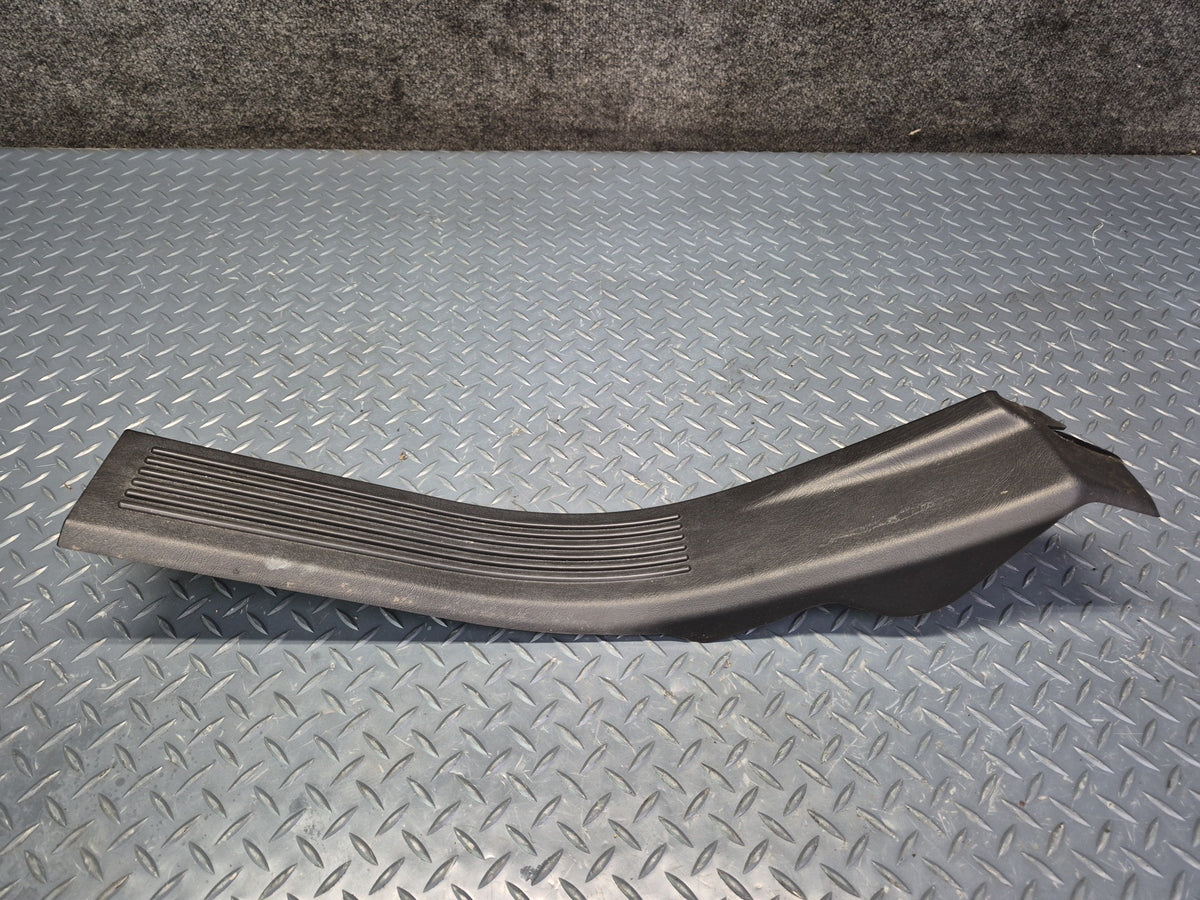 03-09 Hummer H2 Rear Left & Right Door Scuff Sill Plate Trim Panel Set Damaged