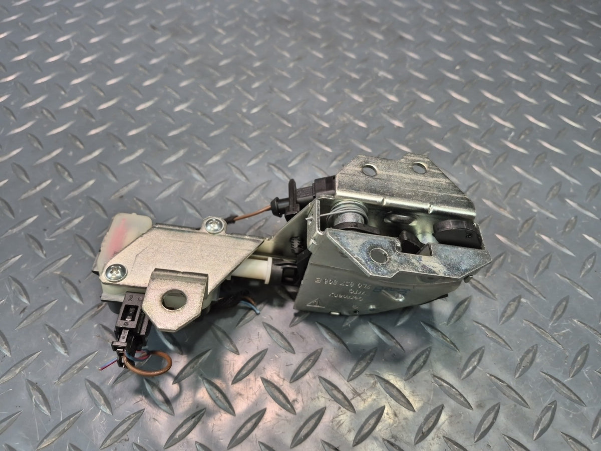 2003-2010 Porsche Cayenne 957 Rear Trunk Window Lock Latch Actuator 7L0827506E