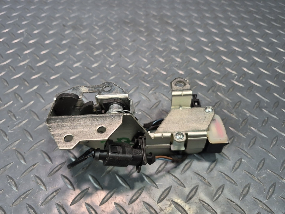 2003-2010 Porsche Cayenne 957 Rear Trunk Window Lock Latch Actuator 7L0827506E