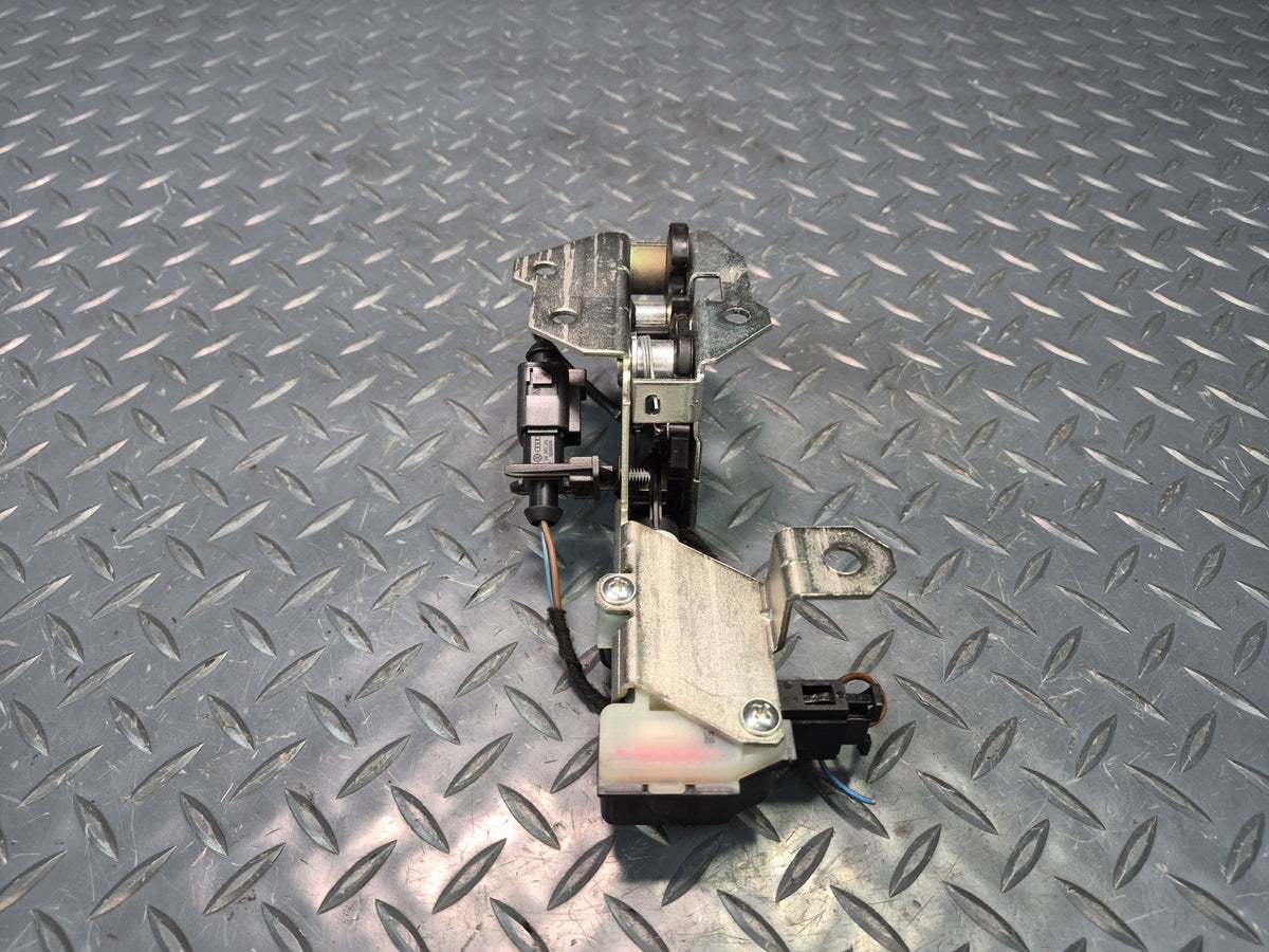 2003-2010 Porsche Cayenne 957 Rear Trunk Window Lock Latch Actuator 7L0827506E