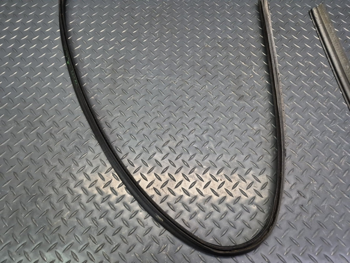 2003-2009 Hummer H2 Rear Trunk Tailgate Lift Gate Weather Strip Rubber Seal