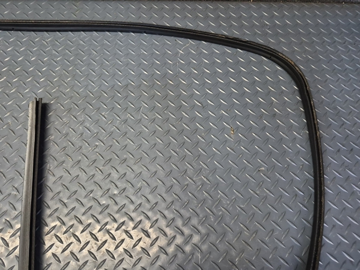 2003-2009 Hummer H2 Rear Trunk Tailgate Lift Gate Weather Strip Rubber Seal