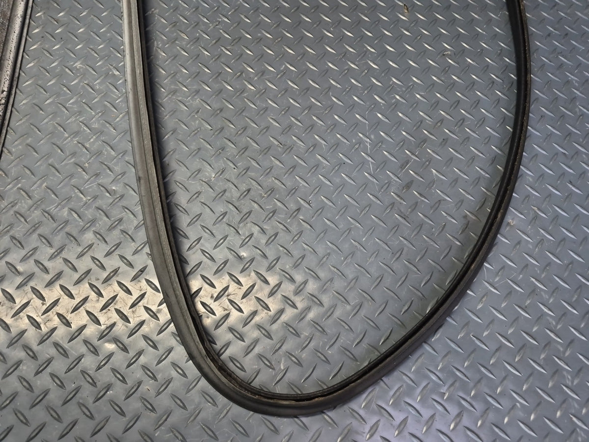 2003-2009 Hummer H2 Rear Trunk Tailgate Lift Gate Weather Strip Rubber Seal