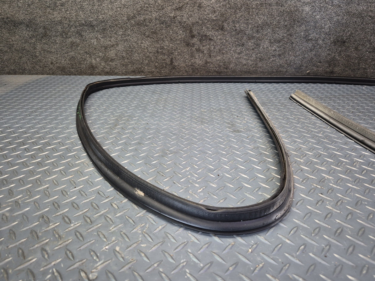 2003-2009 Hummer H2 Rear Trunk Tailgate Lift Gate Weather Strip Rubber Seal