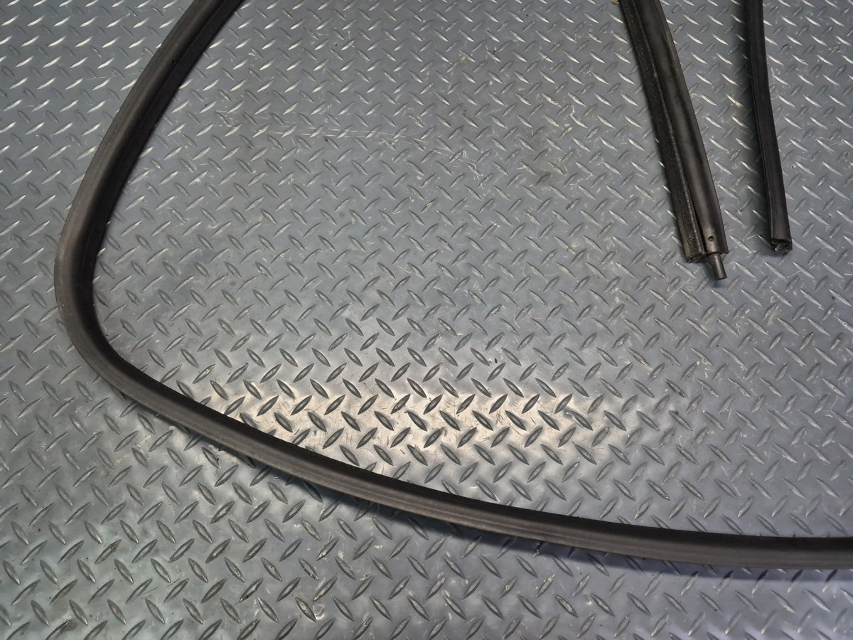2003-2009 Hummer H2 Rear Trunk Tailgate Lift Gate Weather Strip Rubber Seal