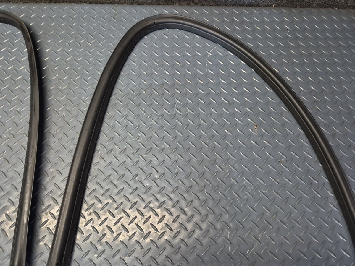 2003-2009 Hummer H2 Rear Trunk Tailgate Lift Gate Weather Strip Rubber Seal