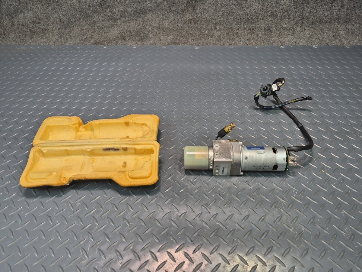 2003-2010 Porsche Cayenne 957 Rear Trunk Lid Tailgate Hydraulic Pump Motor Foam