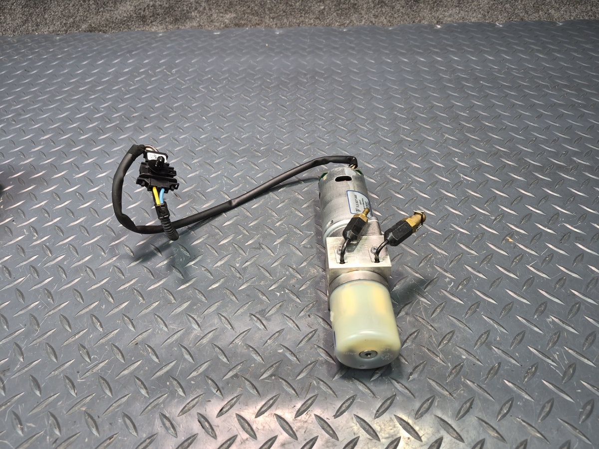 2003-2010 Porsche Cayenne 957 Rear Trunk Lid Tailgate Hydraulic Pump Motor Foam