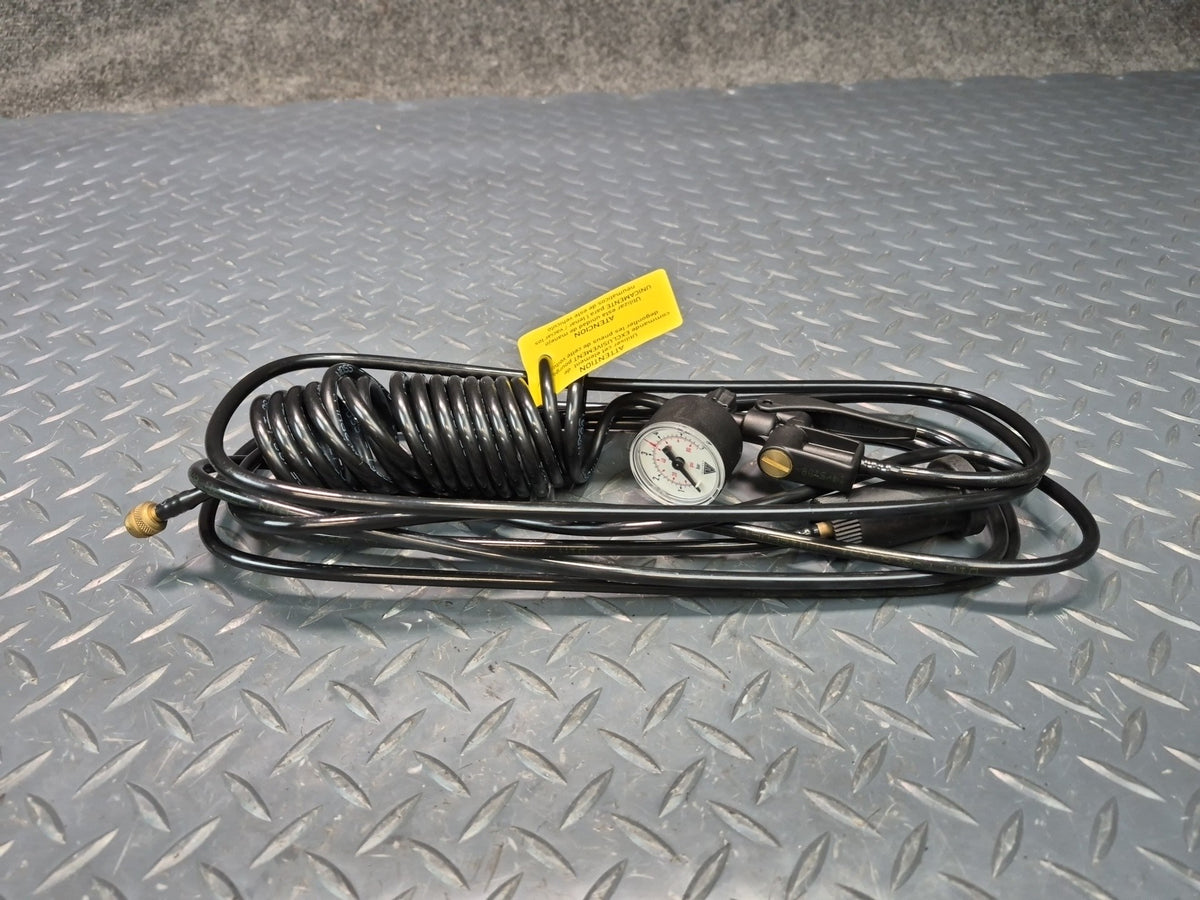 2003-2010 Porsche Cayenne 957 Tire Air Compressor Pump w Manometer & Case