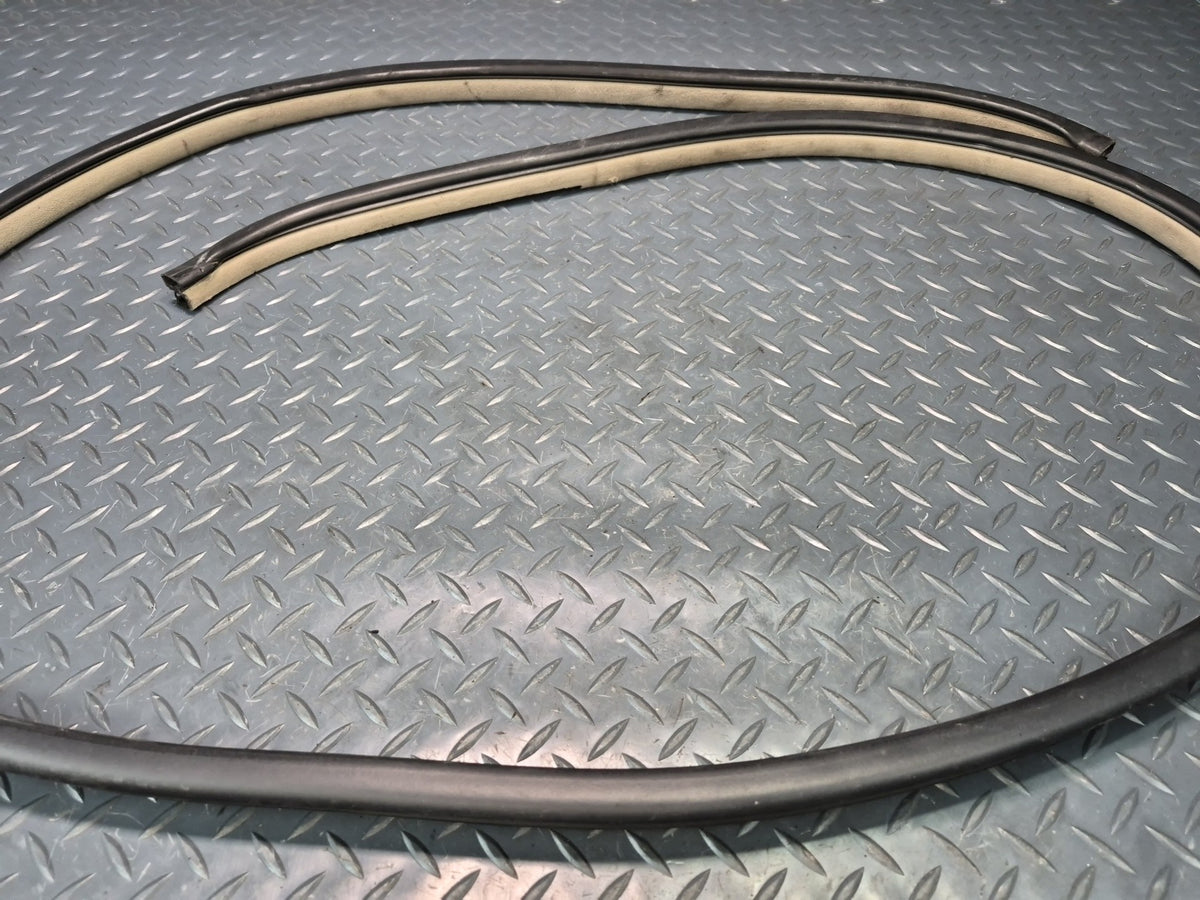 2003-2007 Lexus LX470 Front Left Side Door Weatherstrip Rubber Seal Set of 2