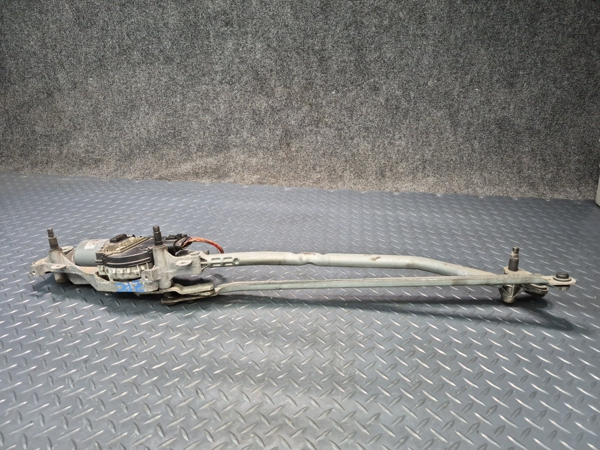 2003-2010 Porsche Cayenne 957 Windshield Wiper Transmission Linkage w Motor