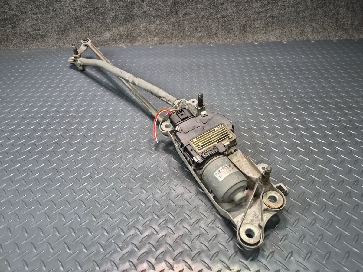 2003-2010 Porsche Cayenne 957 Windshield Wiper Transmission Linkage w Motor