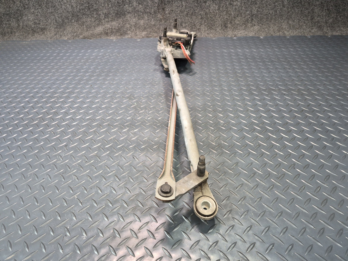 2003-2010 Porsche Cayenne 957 Windshield Wiper Transmission Linkage w Motor