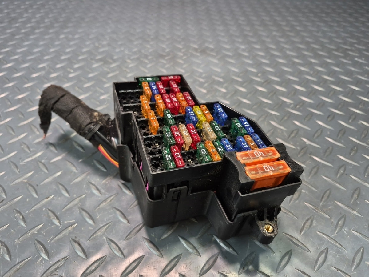 2008-2010 Porsche Cayenne 957 Front Right Fuse Relay Box Module