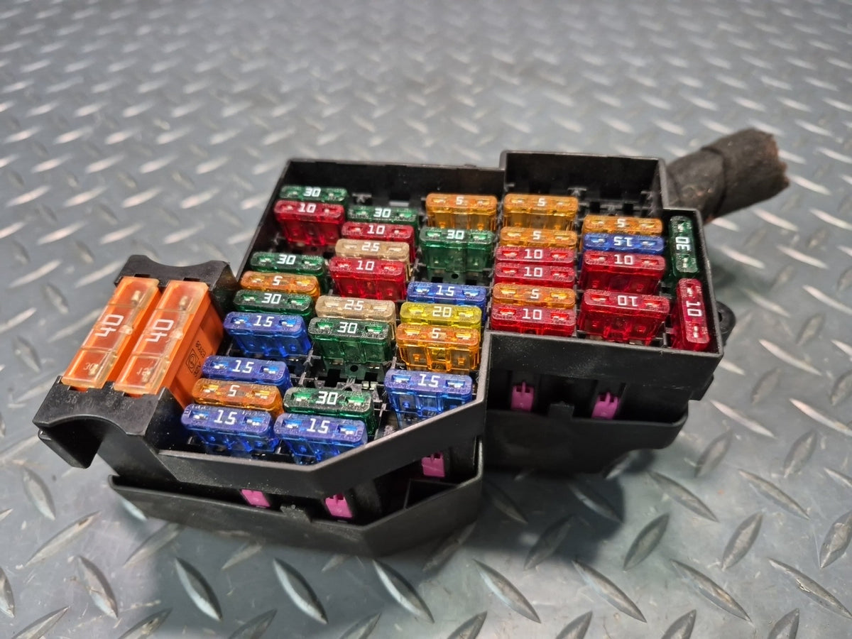 2008-2010 Porsche Cayenne 957 Front Right Fuse Relay Box Module