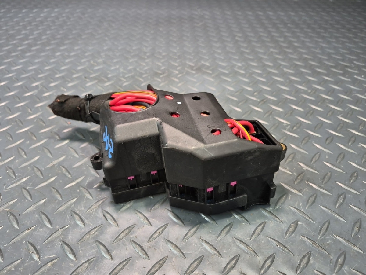 2008-2010 Porsche Cayenne 957 Front Right Fuse Relay Box Module