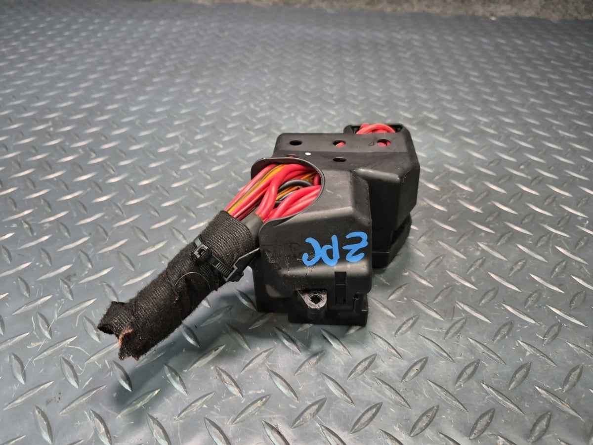 2008-2010 Porsche Cayenne 957 Front Right Fuse Relay Box Module
